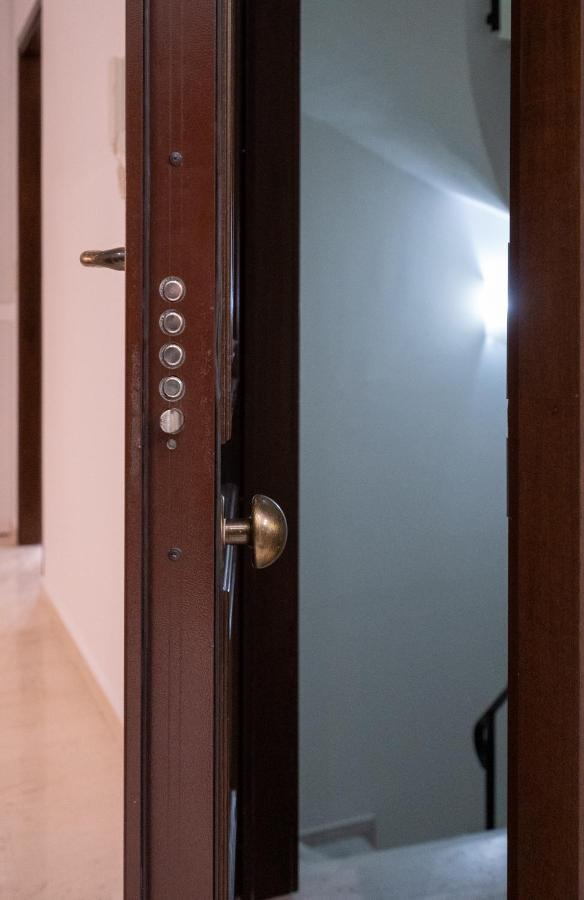 Luxury Suite In Downtown Ираклион Экстерьер фото