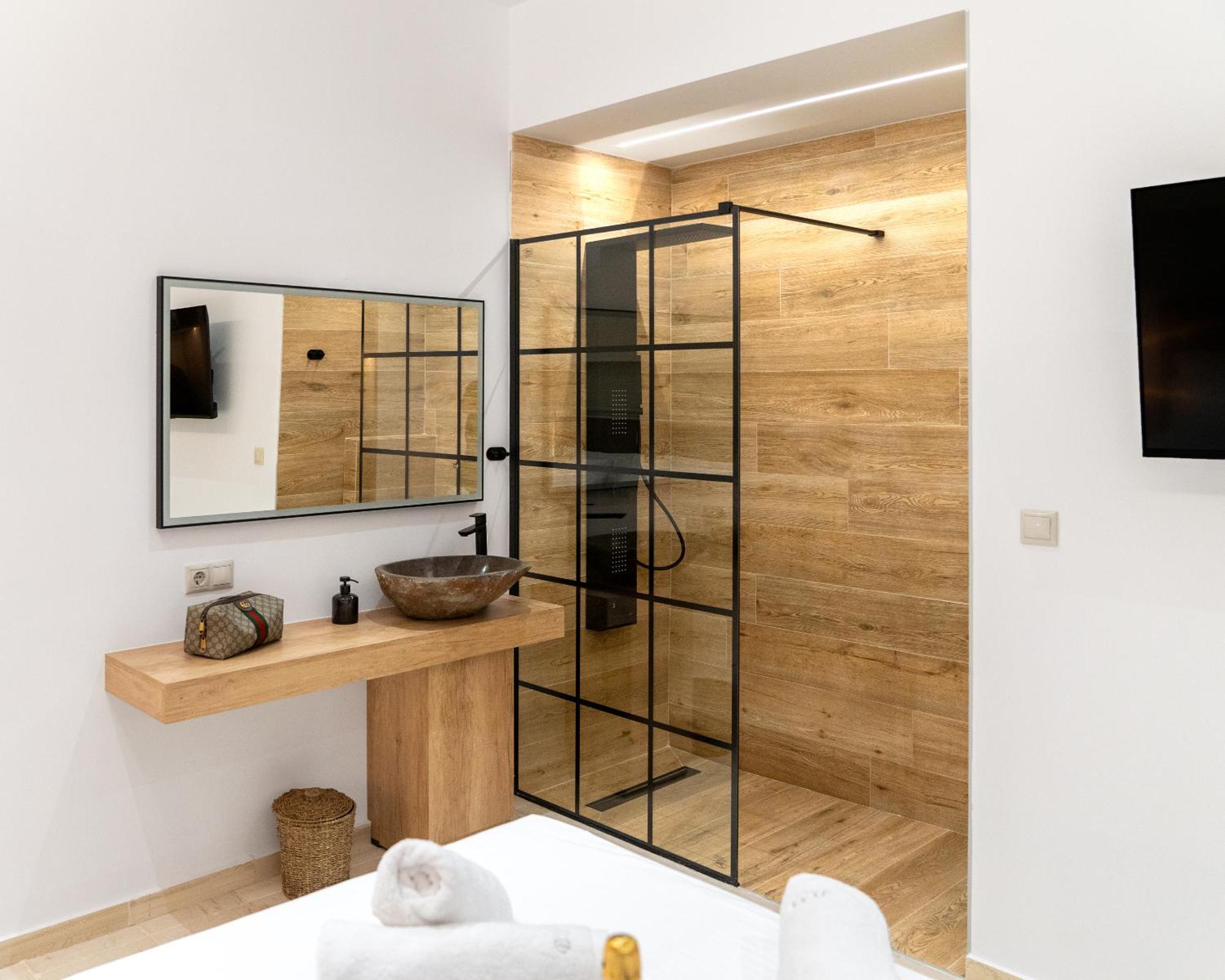 Luxury Suite In Downtown Ираклион Экстерьер фото